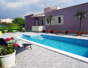 Family friendly house with a swimming pool Solin, Split - 15525, Solin